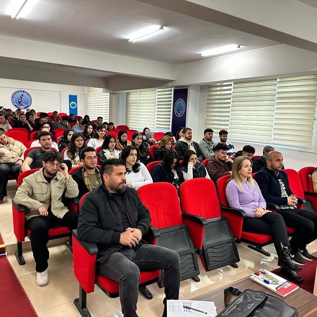 Sandıklı Meslek Yüksekokulu'nda Bağımlılıklarla Mücadele Semineri Düzenlendi