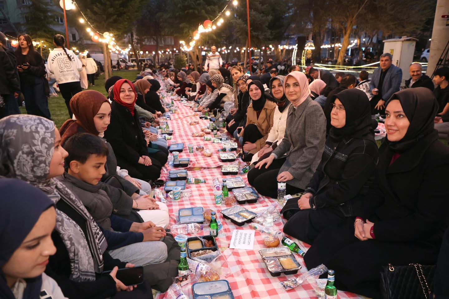 Afyonkarahisar'da Birlik İftarı Ramazan Ruhunu Canlandırdı