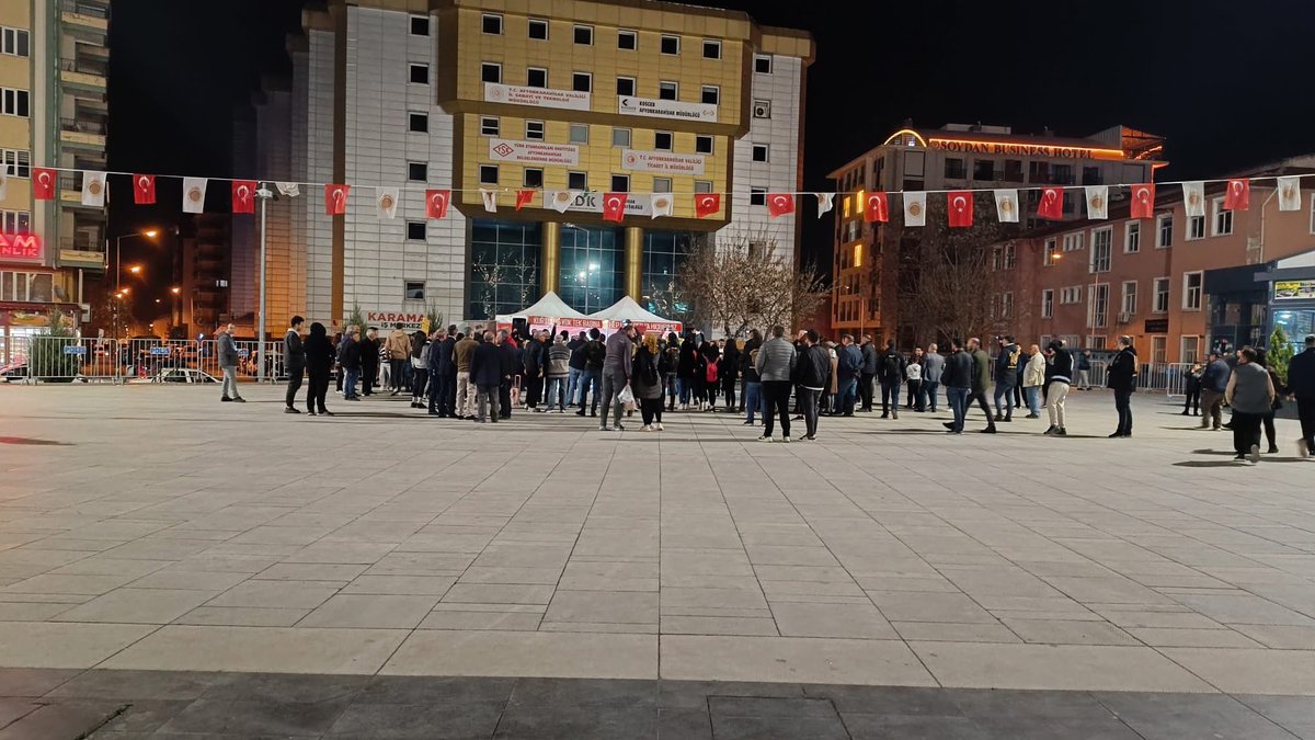 Afyonkarahisar'da CHP Mitingi Gergin Başladı