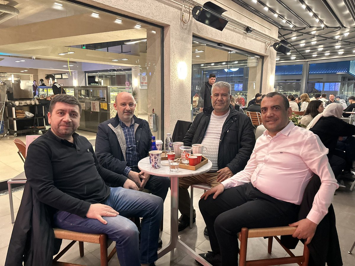 AK Parti İlçe Başkanı'nın Kafe Ziyareti Gündem Yaratmadı