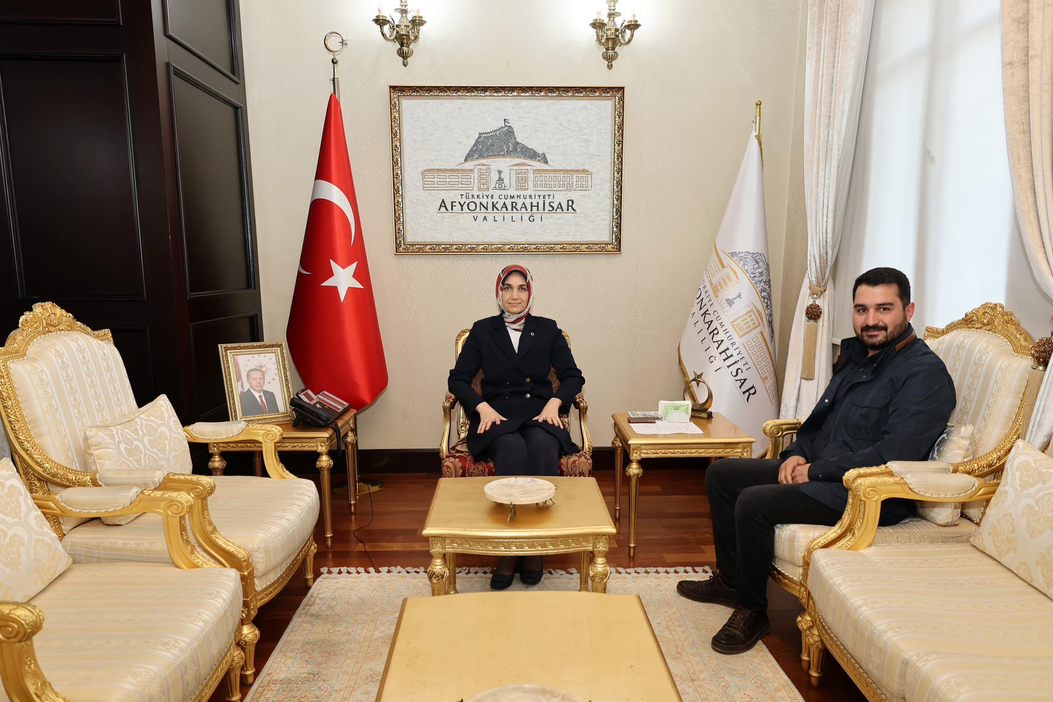Afyonkarahisar Valisi, İş İnsanı Cihat Tekin'i Makamında Ağırladı