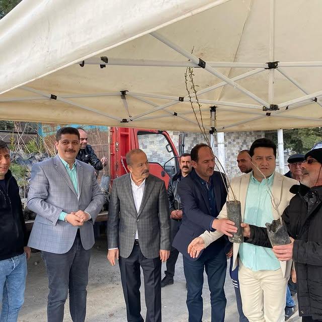 Bolvadin Asri Mezarlığı'nda Fidan Dağıtımı Gerçekleştirildi