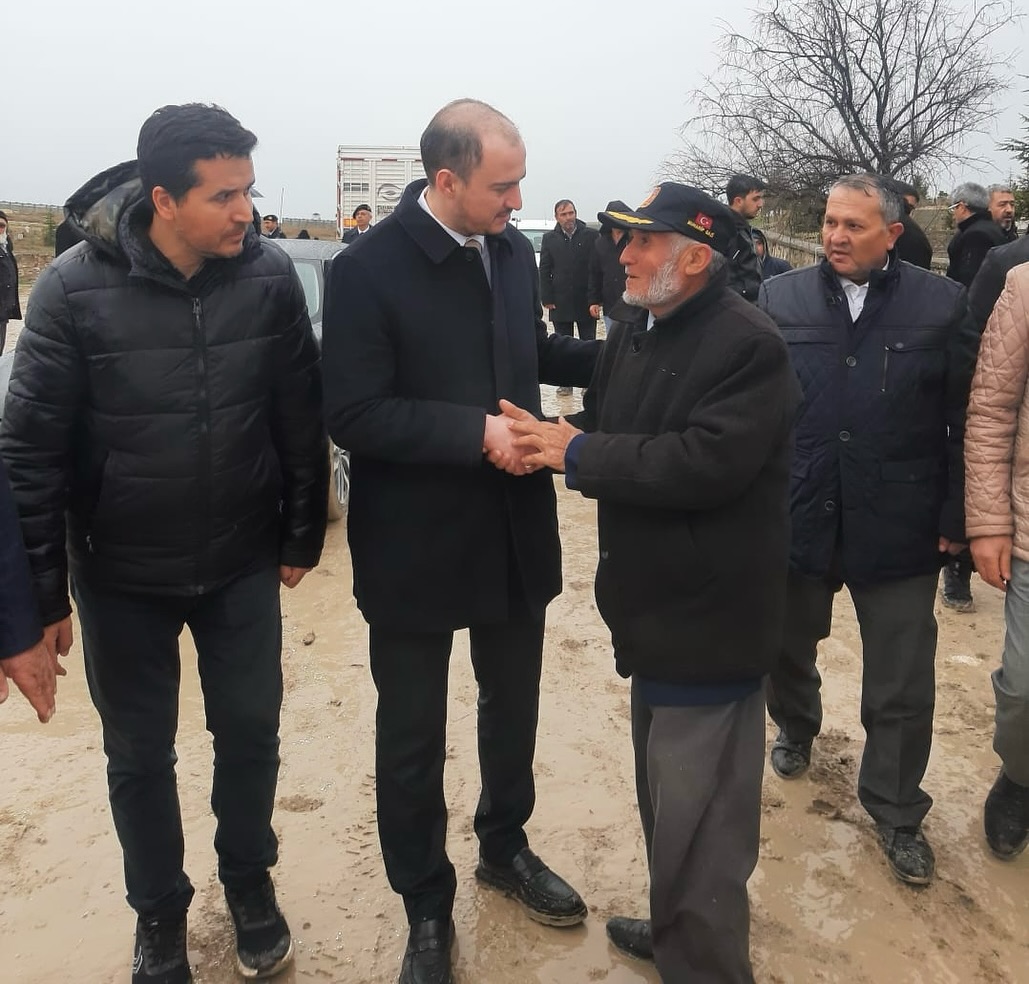 AK Parti Afyon İl Başkanı, Gazisi ve Eski İl Genel Meclis Üyesinin Annesinin Cenaze Törenine Katıldı