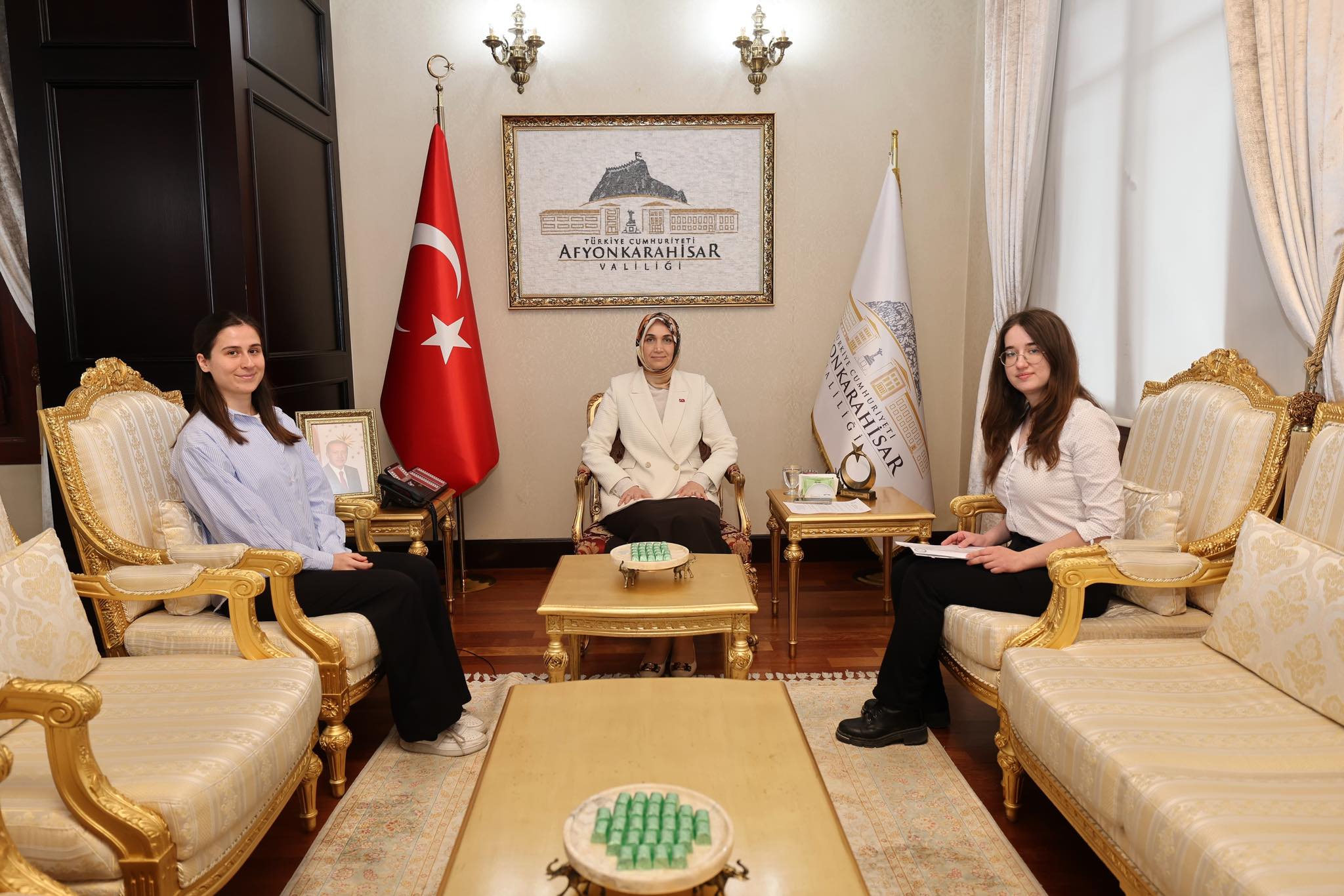 Afyonkarahisar Valisi Yiğitbaşı, AKÜ Öğrenci Temsilcilerini Kabul Etti
