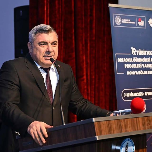 Afyon Kocatepe Üniversitesi'nde TÜBİTAK 2204B Yarışmaları Ödül Töreni Düzenlendi