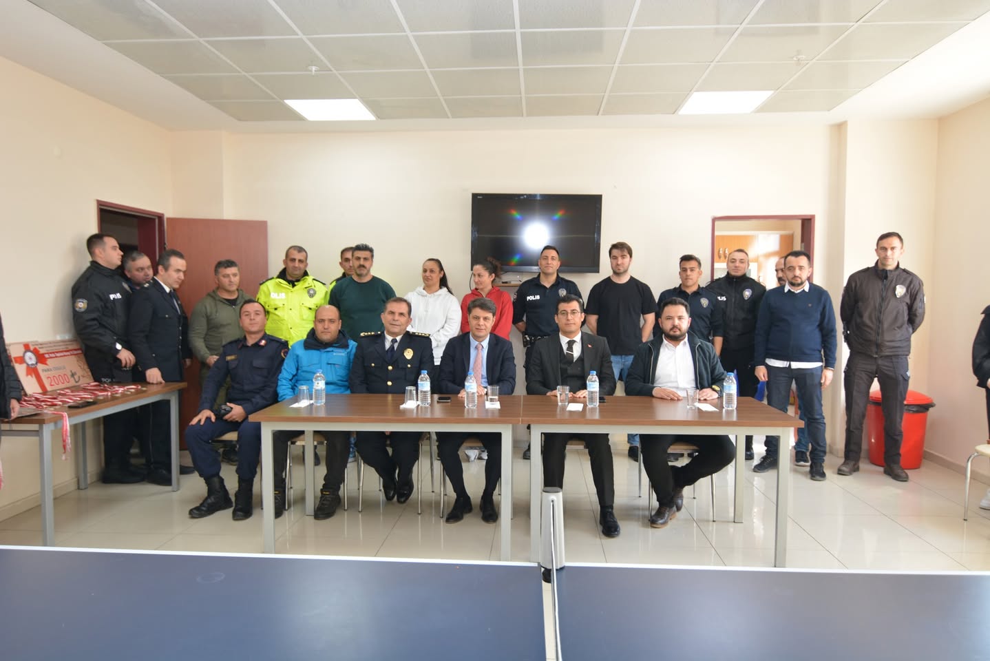 Sandıklı'da Polis Haftası Masa Tenisi Turnuvası Birlikteliği Sağladı