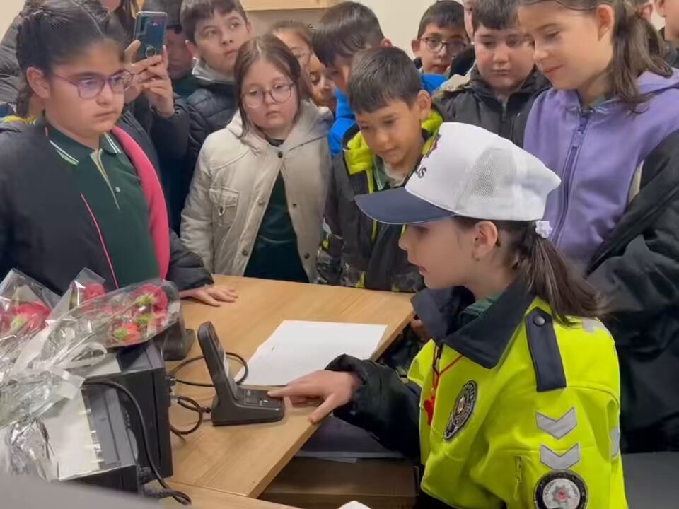 Polis Günü Kutlamasıyla Öğrencilerden Polis Merkezine Ziyaret