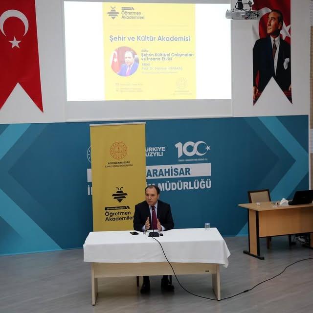 Afyon Kocatepe Üniversitesi Rektörü Karakaş, Öğretmenlerle Buluştu