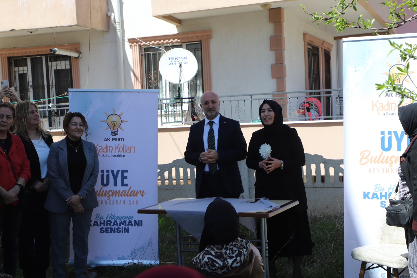AK Parti Afyon İl Kadın Kolları Üye Buluşması Düzenledi