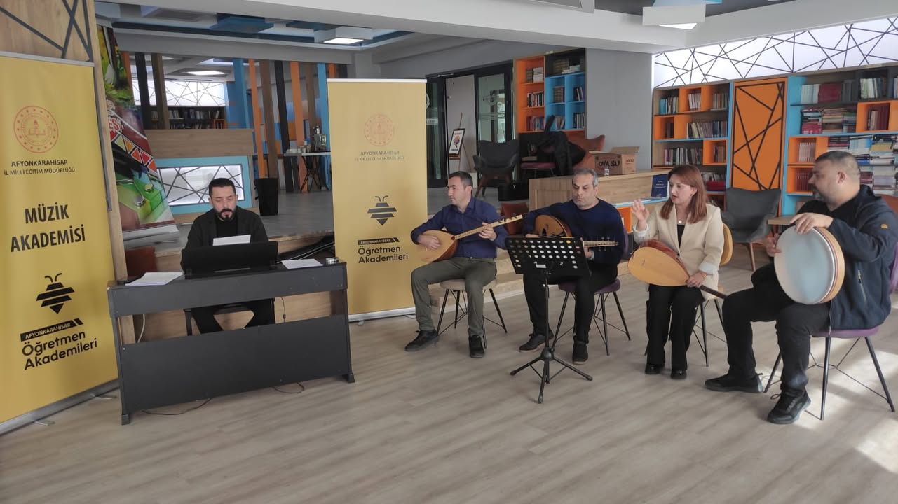 Afyonkarahisar'da Öğretmenlere Yönelik Müzik Akademisi Etkinlikleri Düzenlendi