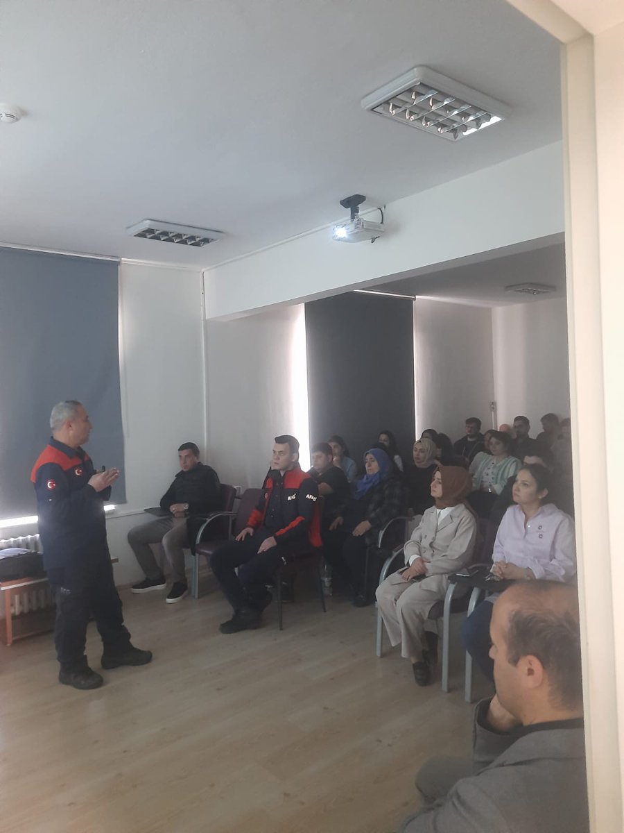 Afyonkarahisar'da Hastane Personeline Afet Farkındalık Eğitimi