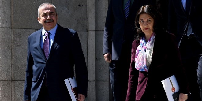 Adalet Bakanı ile DEM Parti Görüşmesi Önder'in Sağlık Durumu Nedeniyle Ertelendi