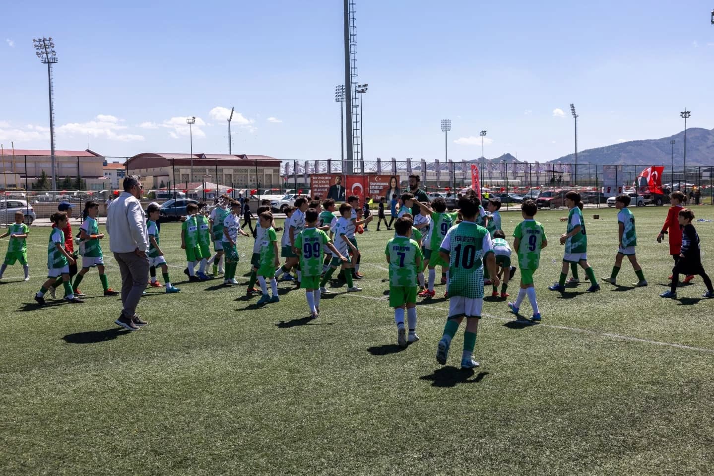 Minik Yıldızlar 23 Nisan Coşkusuyla Futbol Turnuvasında Buluştu