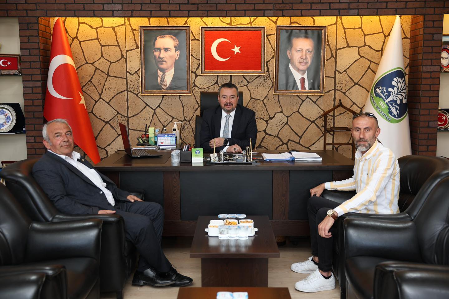 Taşoluk Belediye Başkanı, Sandıklı'yı Ziyaret Etti
