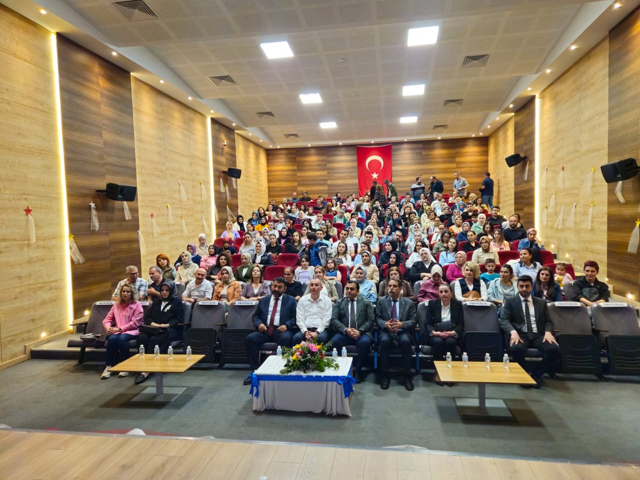 Afyonkarahisar'da Ebeveynlere Dijital Dönemde Rehberlik