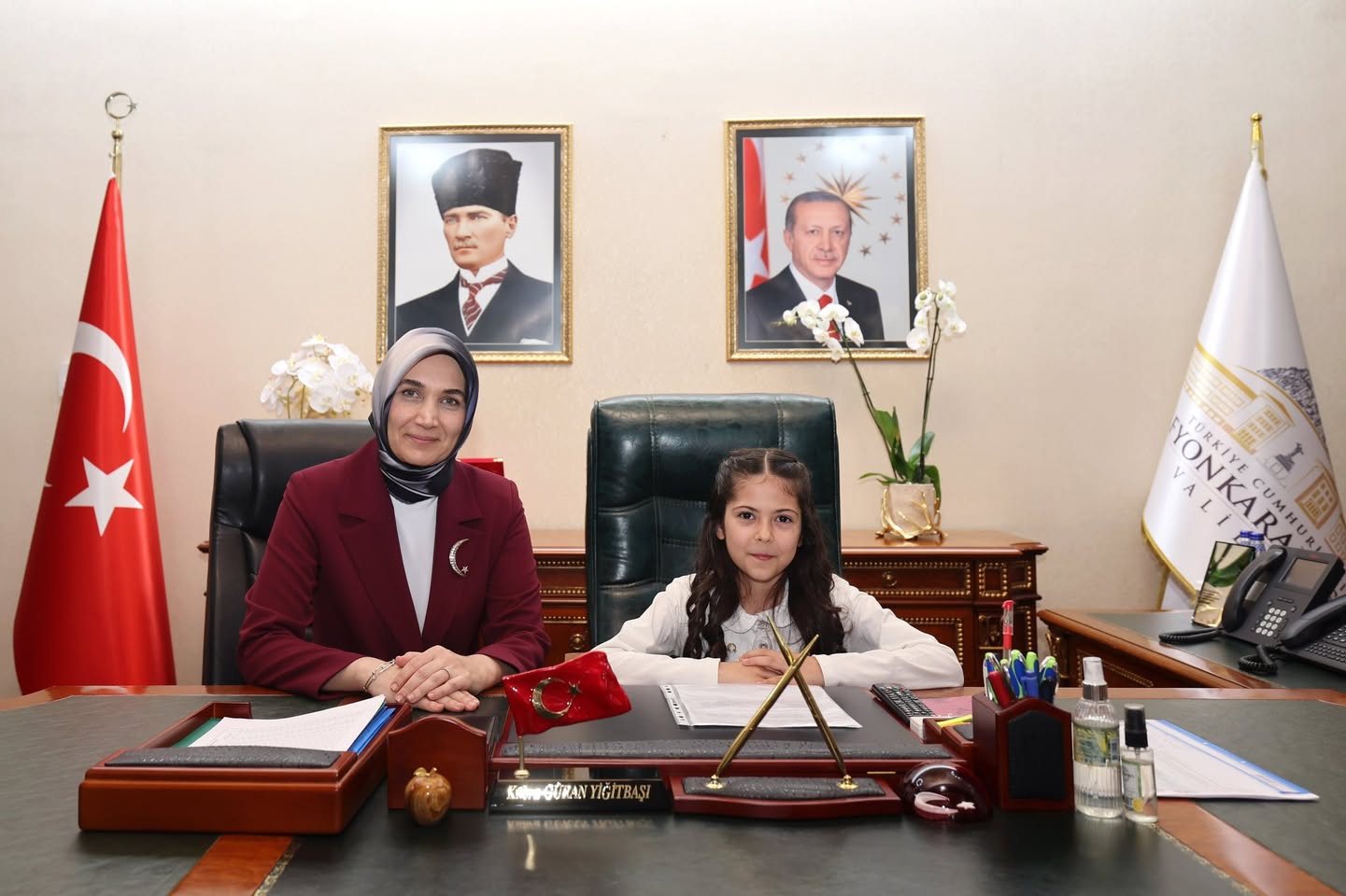 Afyonkarahisar'da 23 Nisan Coşkusu: Vali Makamı Minik Ellere Emanet