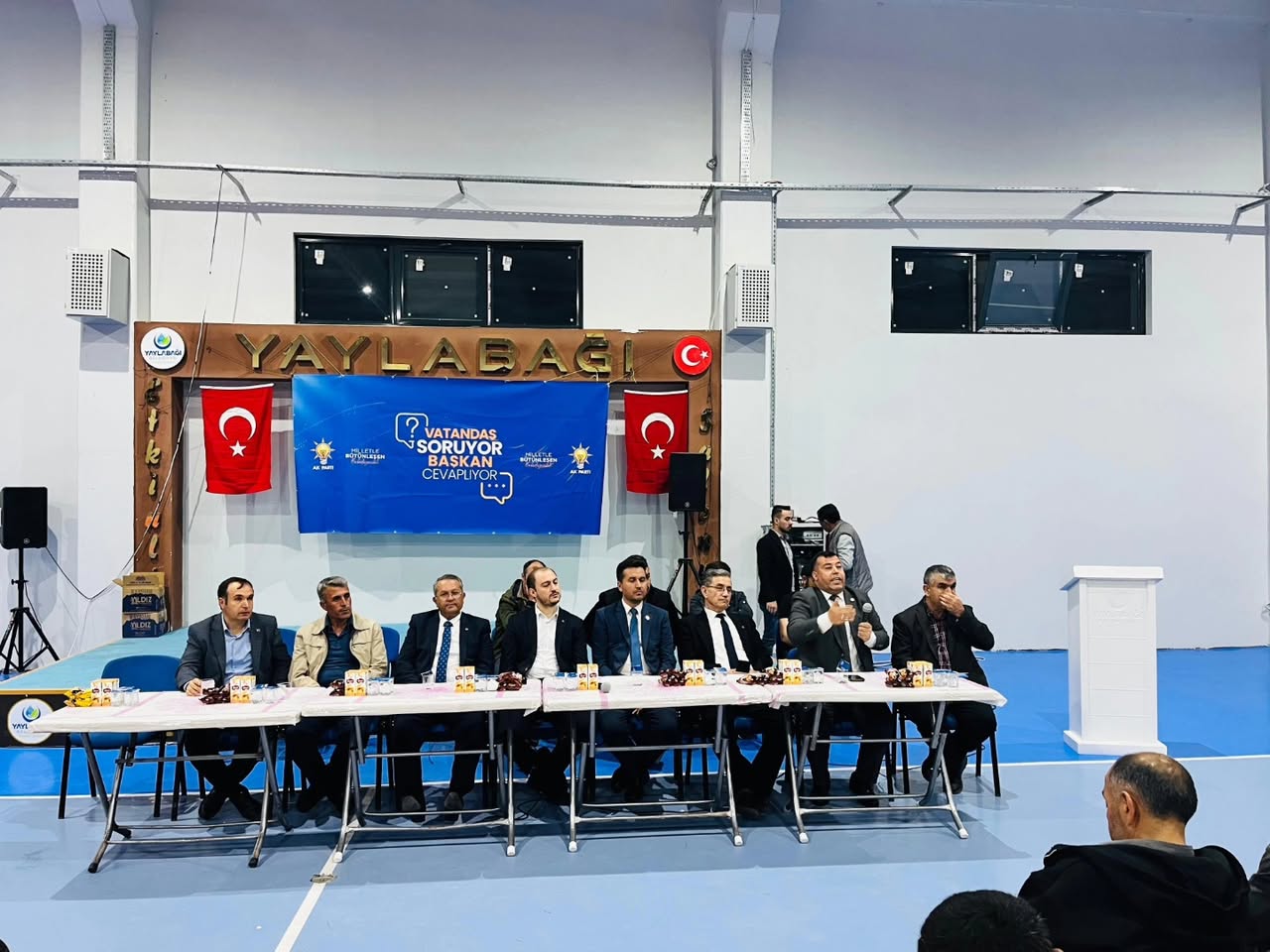 AK Parti Afyon'da Vatandaşla Buluştu
