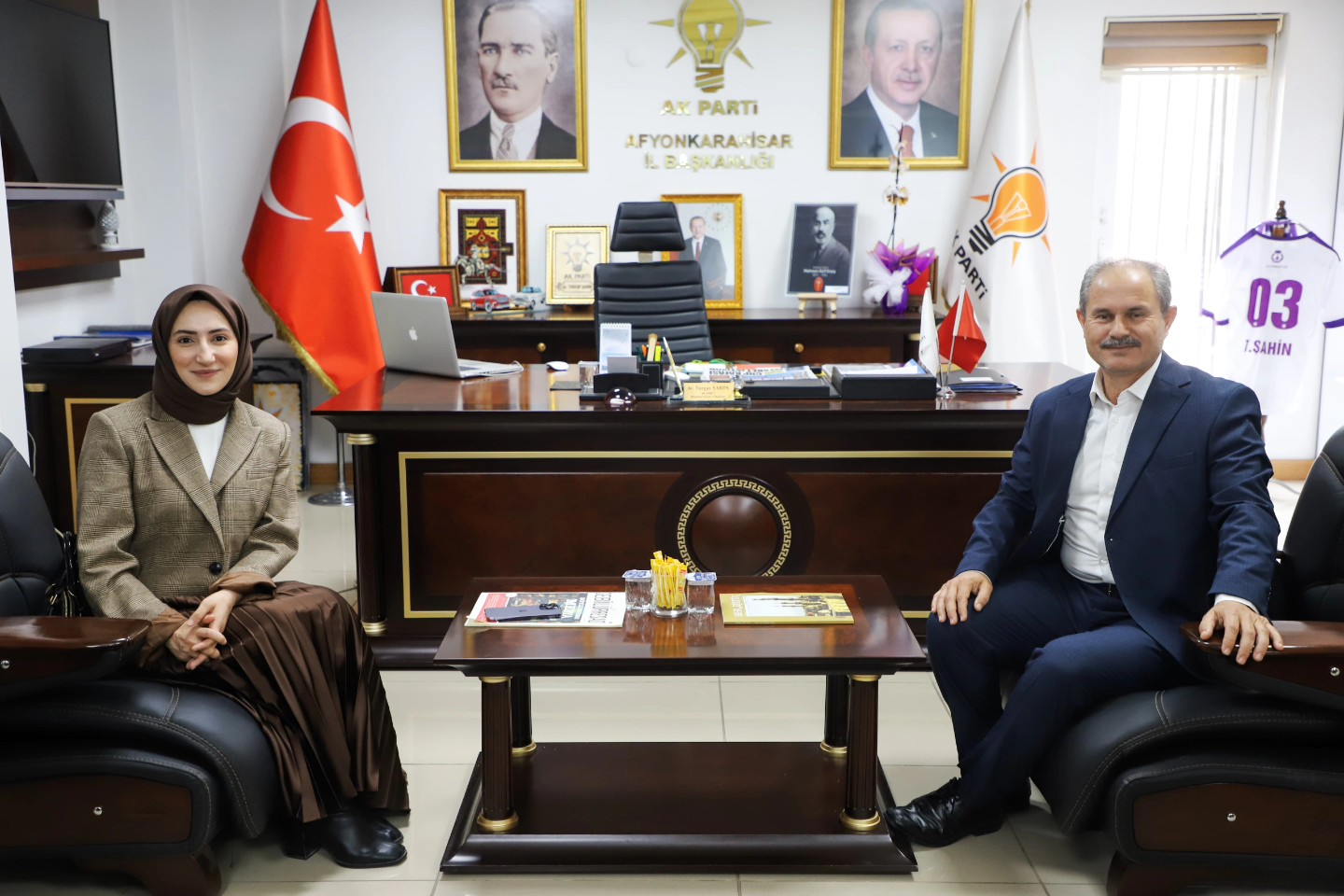 AK Parti Kadın Kolları Koordinatörü Bahar Bal, Afyon İl Başkanlığını Ziyaret Etti