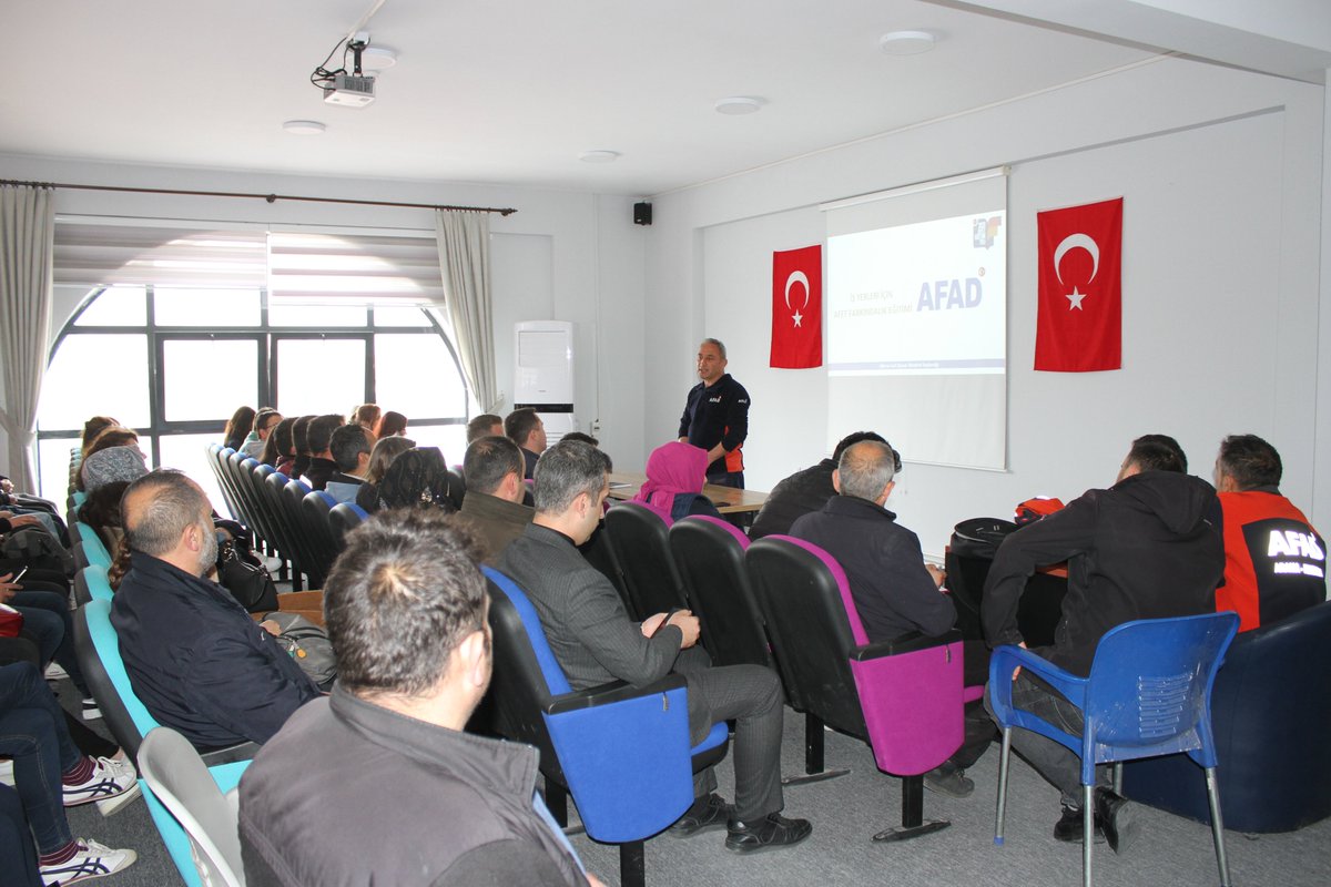 Afyonkarahisar Çobanlar'da Kamu Çalışanlarına Afet ve Yangın Farkındalık Eğitimi