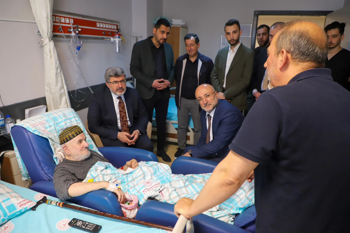 AK Parti Afyon İl Başkanı Şahin, Yıldırım Şanlı'yı Hastanede Ziyaret Etti