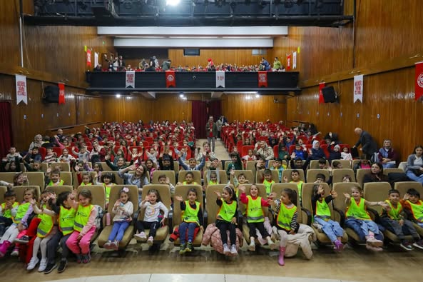 Uluslararası Kocatepe Tiyatro Festivali'nde Özbekistan'dan Renkli Bir Başlangıç