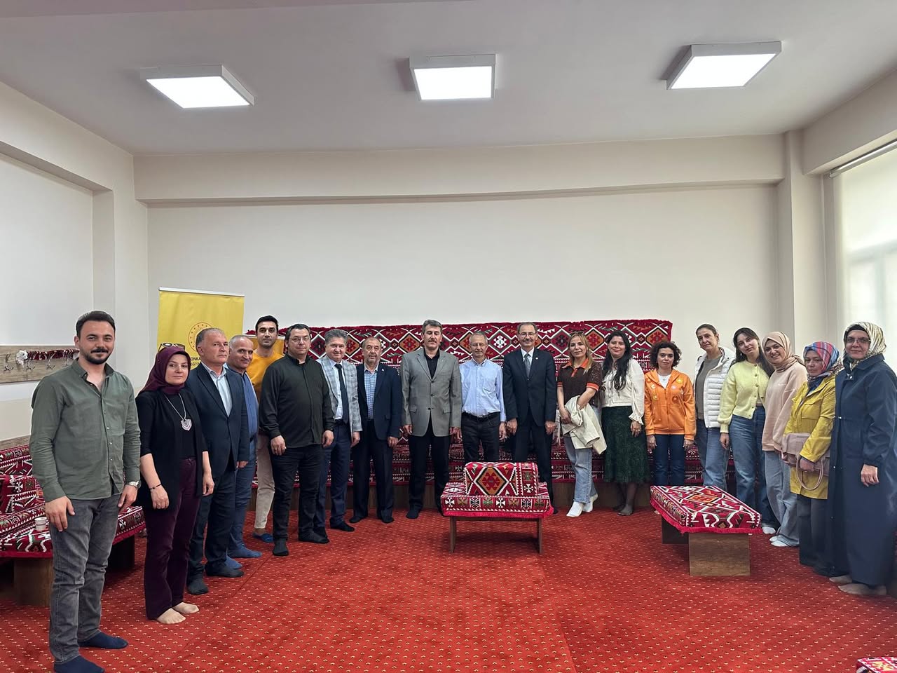 Afyonkarahisar'da Öğretmen Akademisi Edebiyat Etkinliği: Abdurrahim Karakoç Anısına Söyleşi