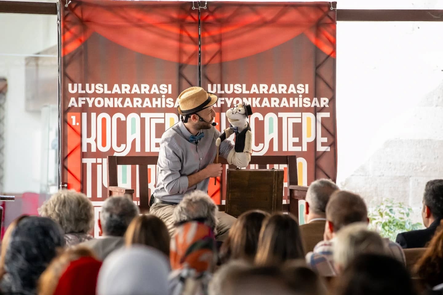 Kocatepe Tiyatro Festivali, Naif Bey ve Yaveri ile Tiyatroseverleri Büyüledi