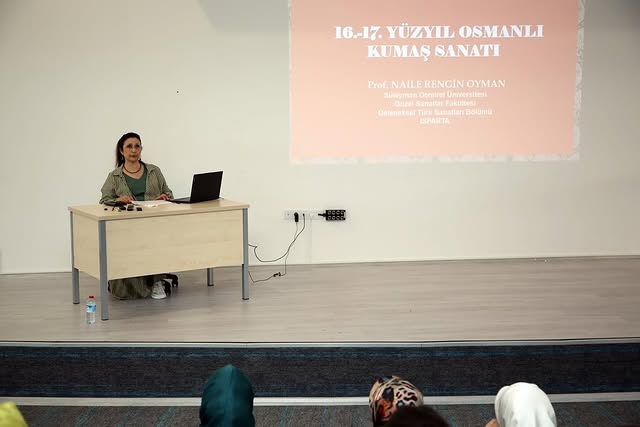 16 ve 17. Yüzyıl Osmanlı Kumaş Sanatı Afyon Kocatepe Üniversitesi'nde Konuşuldu