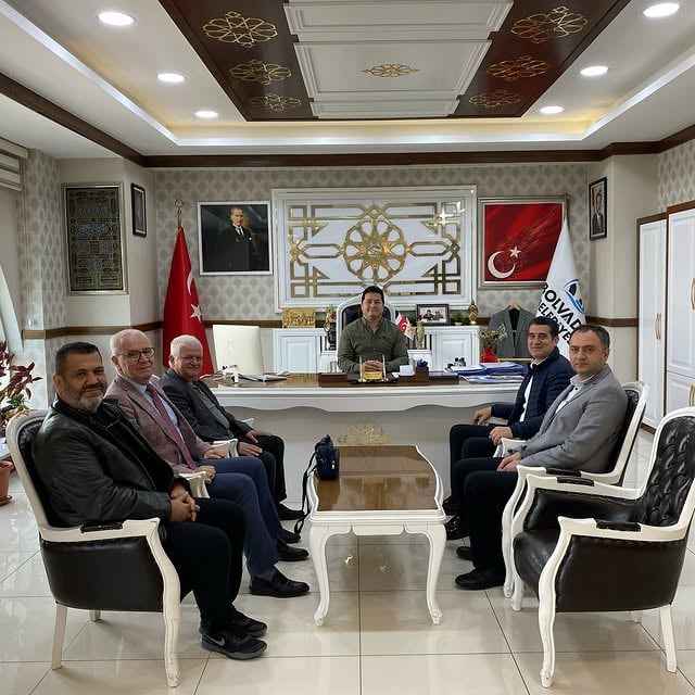 Bolvadin Meslek Yüksekokulu Müdürü, Belediye Başkanı Aynacı'yı Ziyaret Etti