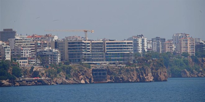 Antalya'da Falezlere Açılan Gizli Tüneller İncelemeye Alındı