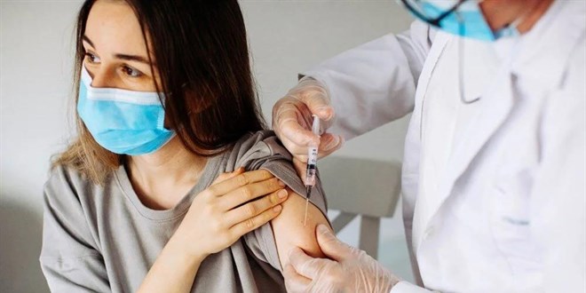 Uzmanlardan Covid-19 Aşıları ve Kalp Sağlığı Hakkında Açıklamalar: Riskler ve Faydalar
