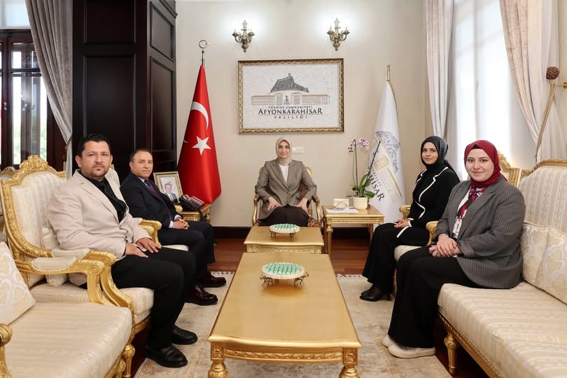 Vali Yiğitbaşı, T3 Vakfı Temsilcilerini Kabul Etti: Milli Teknoloji Hamlesi ve Gençliğin Rolü Konferansı Hakkında Görüşmeler