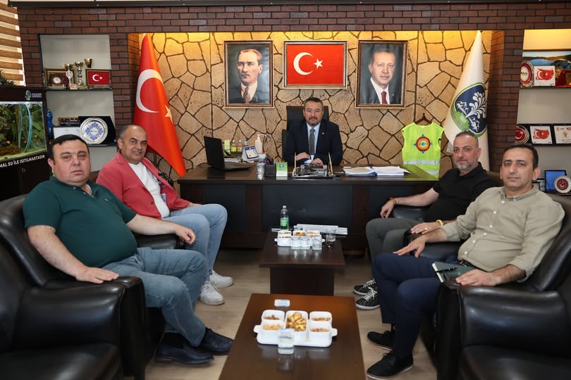 Sandıklı İhracatçı Seracılar Birliği, Belediye Başkanı Öztaş'ı Ziyaret Etti: Seracılık Potansiyelinin Artırılmasına Yönelik İş Birliği Görüşüldü