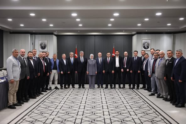 Ak Parti Milletvekili Yurdunuseven, Aile ve Sosyal Hizmetler Bakanı ile Toplantı Gerçekleştirdi
