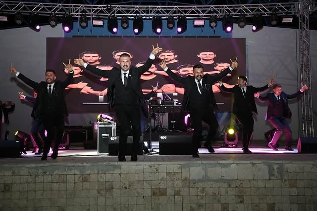 Afyon Kocatepe Üniversitesi'nde Geleneksel İnce Efeler Dans Gösterisi Büyüledi