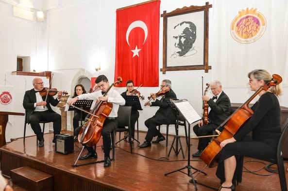 Kopuz Oda Orkestrası Konserinde Bağlama ve Viyolonselin Eşsiz Uyumu