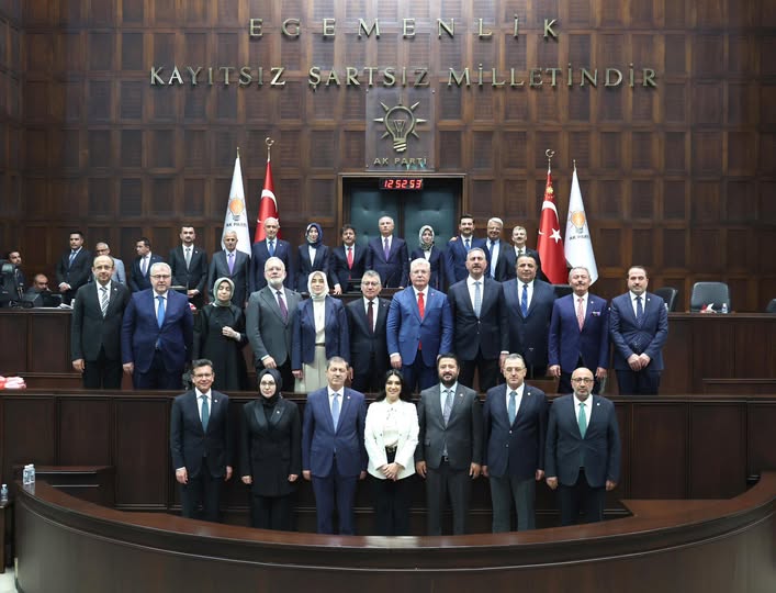 AK Parti Grup Yönetimi Yeniden Belirlendi
