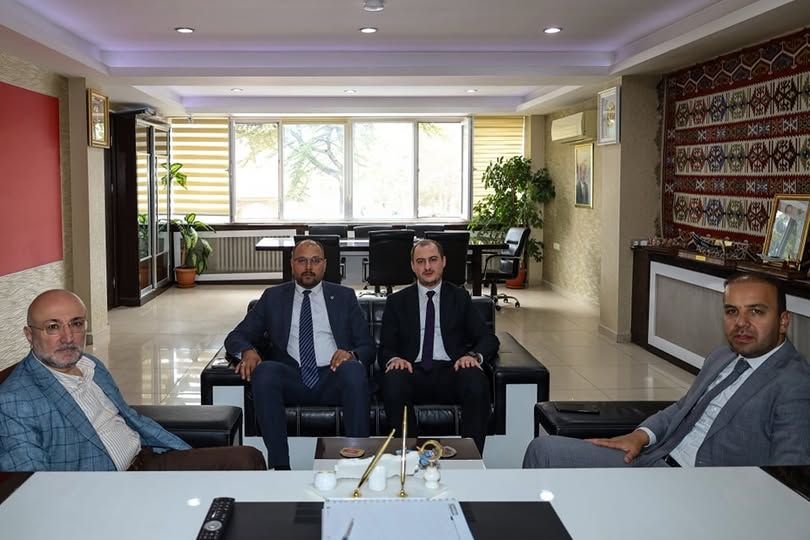 AK Parti Afyon İl Başkanı Şahin, Bayat Belediyesi'ni Ziyaret Etti