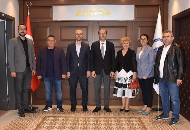 Afyonkarahisar Sağlık Bilimleri Üniversitesi ve Türk Kızılayı Yeni Projelerde İşbirliği Yapacak