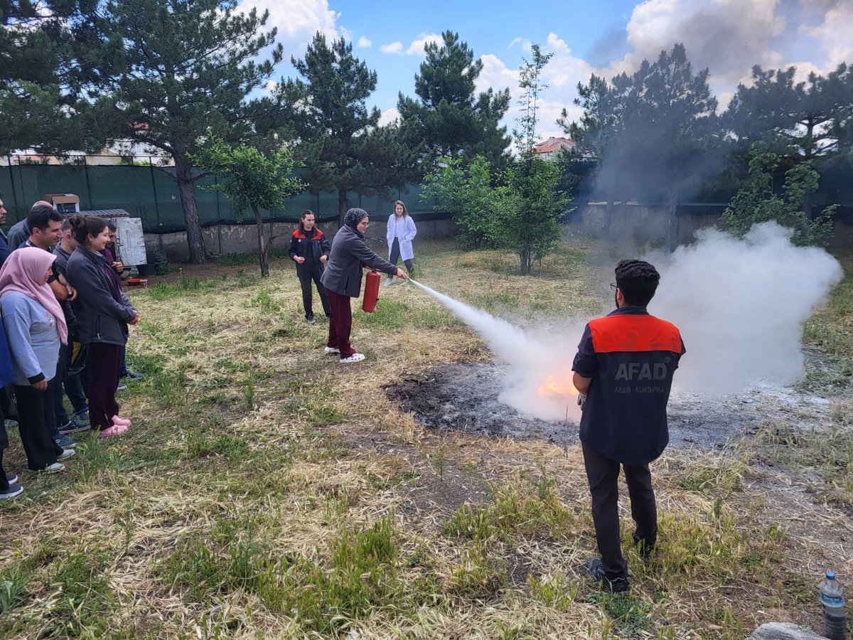 Afyonkarahisar'da Aler Yaşam Destek Merkezi Personeline Afet ve Yangın Farkındalık Eğitimi