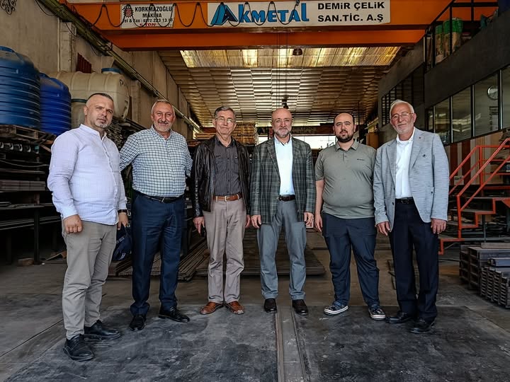 Ak Parti Afyon İl Başkanı Şahin, İşletme Sahibi Melih Ak'ı Ziyaret Etti