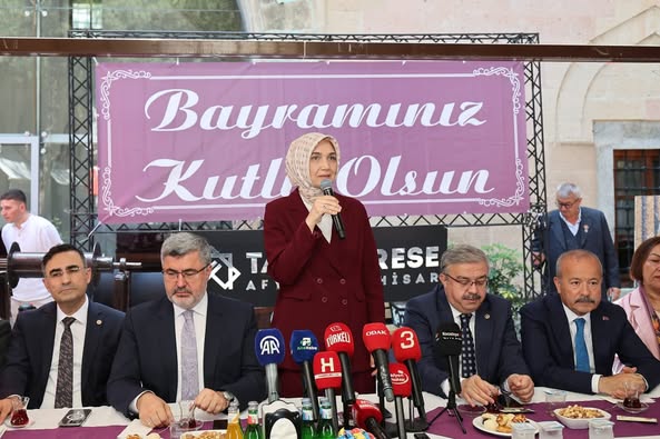 Afyonkarahisar'da Kurban Bayramı Coşkusu: Vali Yiğitbaşı ile Bayramlaşma Programı