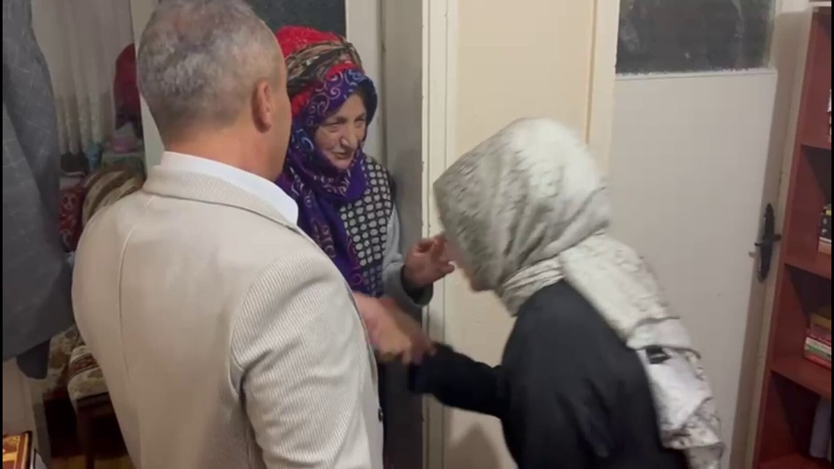 İl Emniyet Müdürü Erol ve Eşinden Kolon Kanseri Nedeniyle Evladını Kaybeden Aileye Bayram Ziyareti