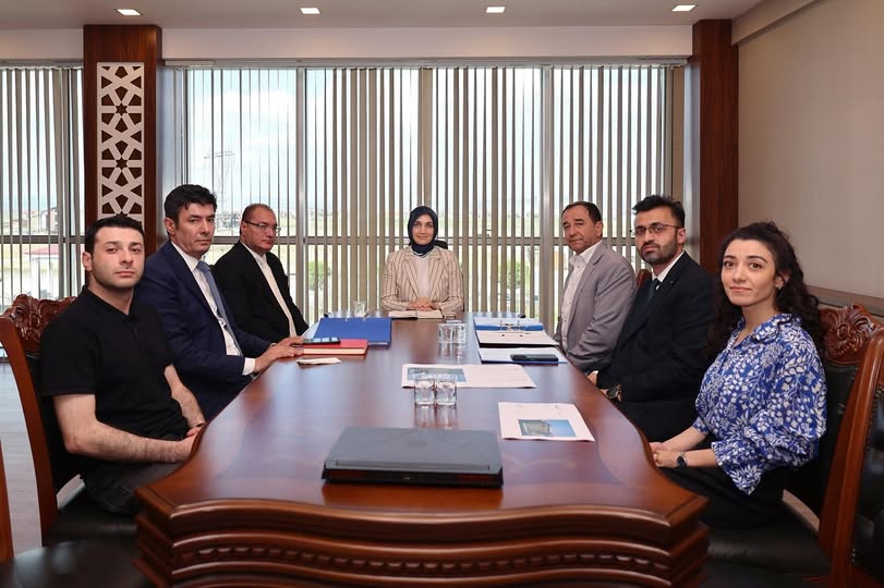 Afyonkarahisar Valiliği'nde Değerlendirme Toplantısı Düzenlendi