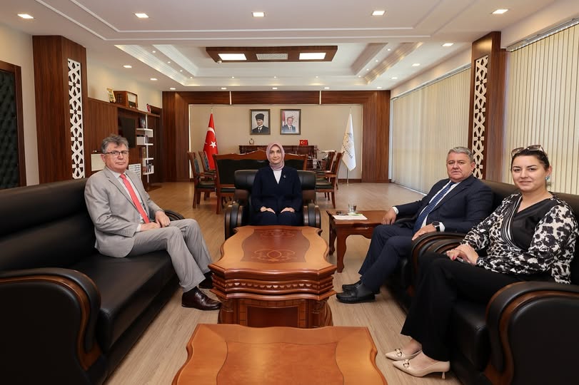 Afyonkarahisar Valisi Yiğitbaşı, Afyonşehir Gazetesi Yetkililerini Makamında Ağırladı
