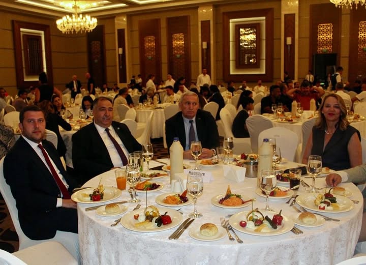 Afyonkarahisar'da Blok Mermer Fuarı Gala Yemeğine AK Parti Katılımı