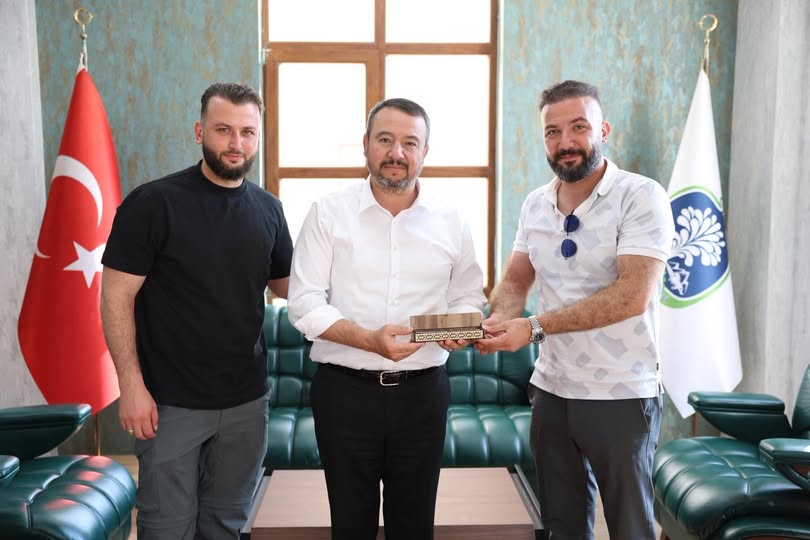 Sandıklı Belediye Başkanı Öztaş'ı Çavdaroğlu Holding CEO'su Ziyaret Etti