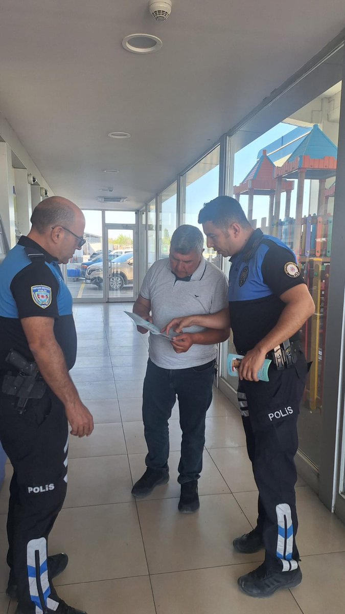 Emniyet'ten Alışveriş Merkezlerinde Bilgilendirme Çalışmaları: Dolandırıcılık ve Hırsızlığa Karşı Uyarılar