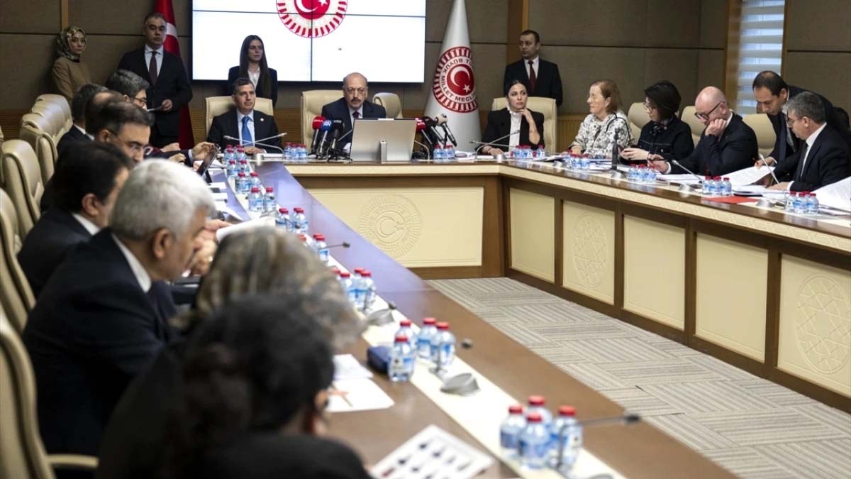 Yaş Sınırı ve Doğum İzni Düzenlemesi TBMM Komisyonunda