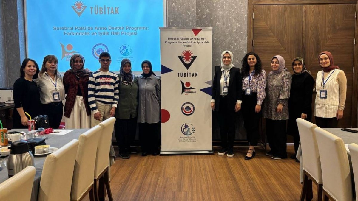 Serebral Palsili Çocukların Fedakâr Anneleri AFSÜ Bilim Kafe’de Eğitime Katıldı